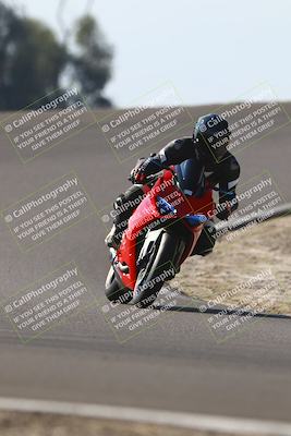 media/Nov-02-2025-Lets Ride (Sun) [[f7a3caa734]]/C Group/1240pm (Turn 2 Outside)/